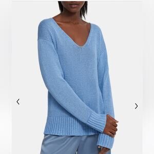 Theory V-Neck Sweater in Knit Linen